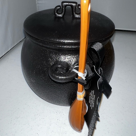 Rae Dunn Beware Halloween Potion Sugar Bowl Broom Spoon Canister Cauldron - Picture 6 of 10